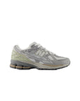 New Balance Gray Synthetic Fibres Sneaker