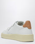 Autry AUTRY Medalist sneakers in white/sand leather
