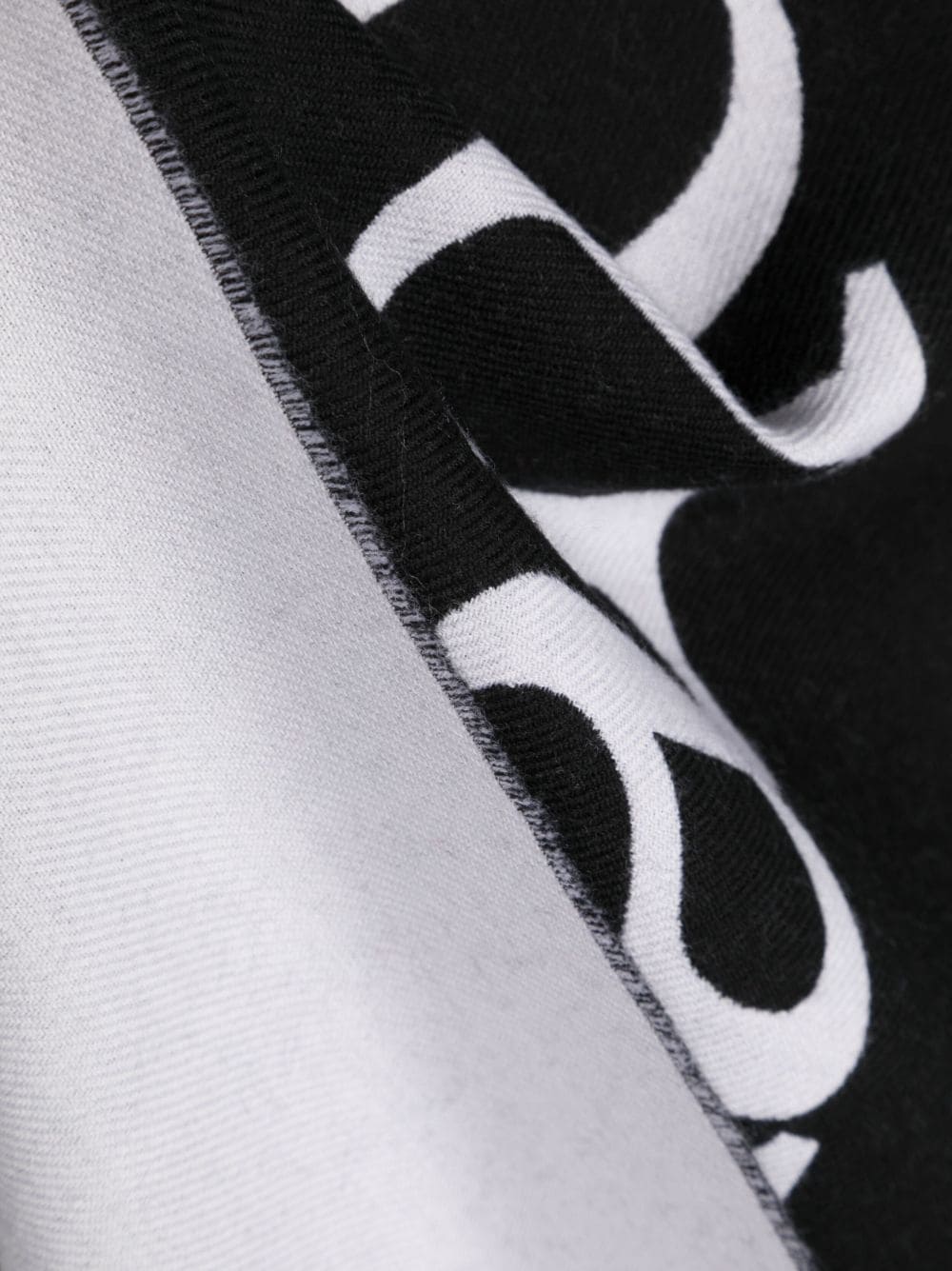 Alexander Mcqueen Alexander McQueen Scarfs Black