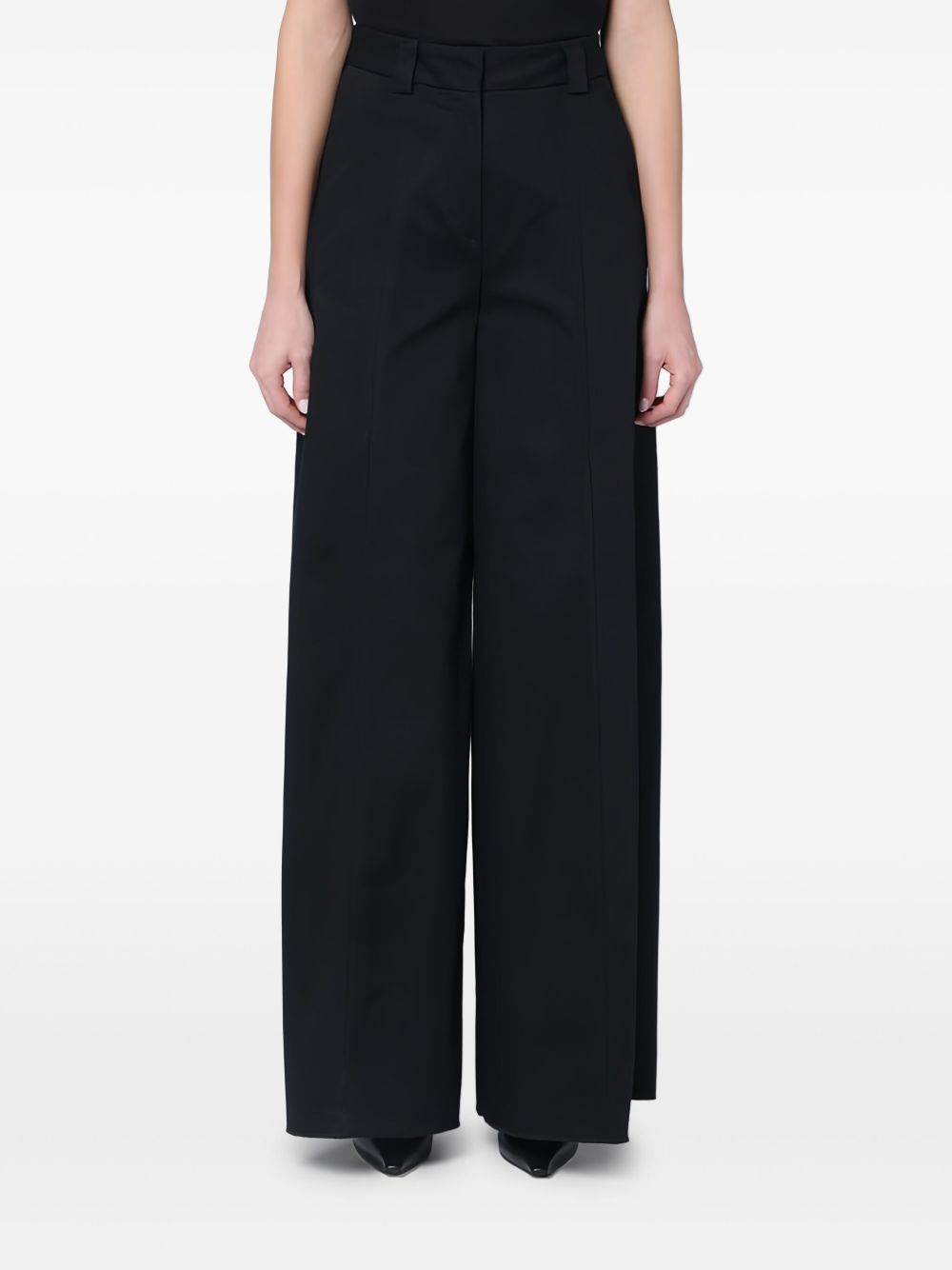 THE LATEST THE LATEST Trousers Black