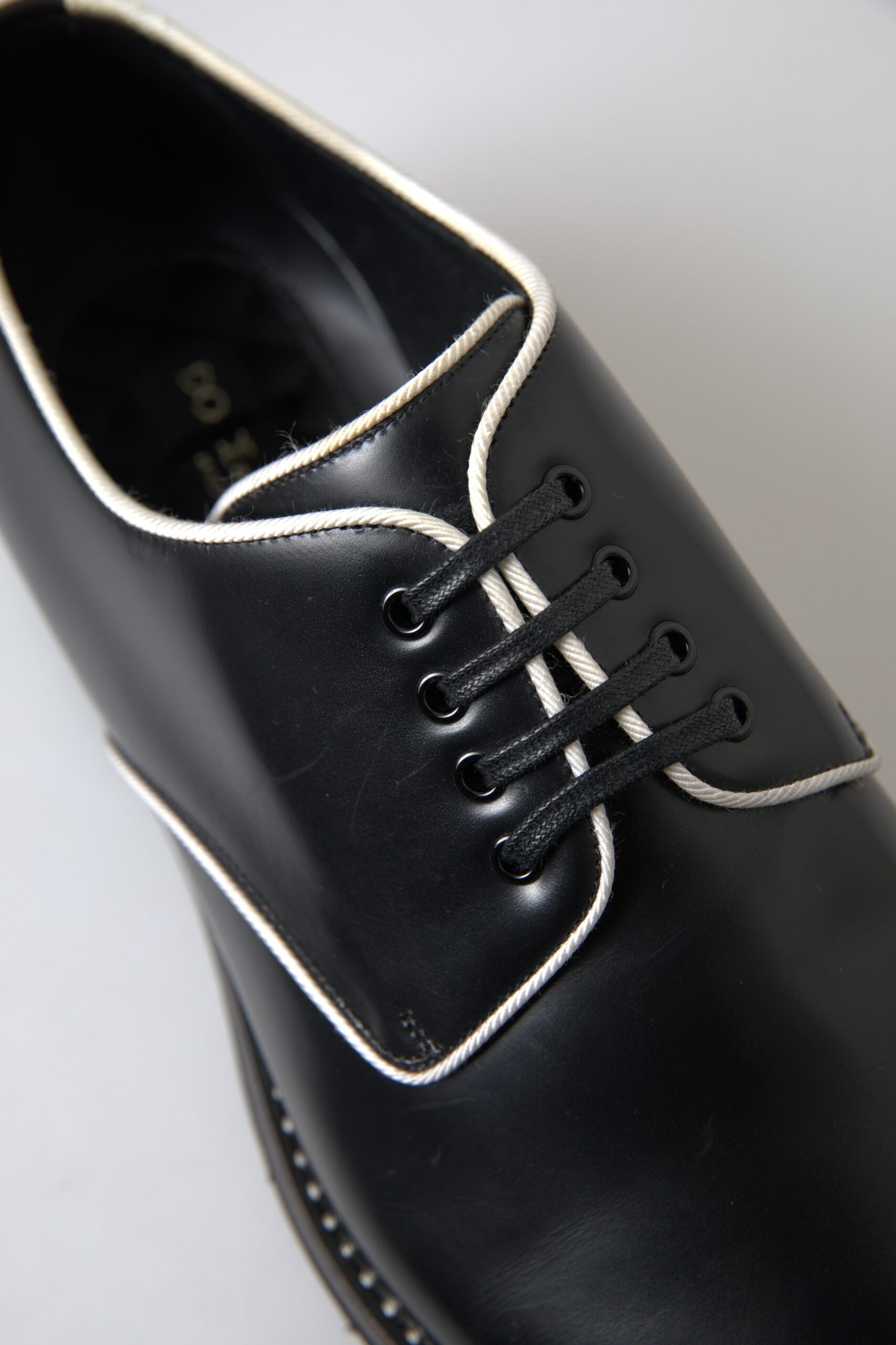Dolce &amp; Gabbana Elegant Black and White Formal Men&#39;s Shoes