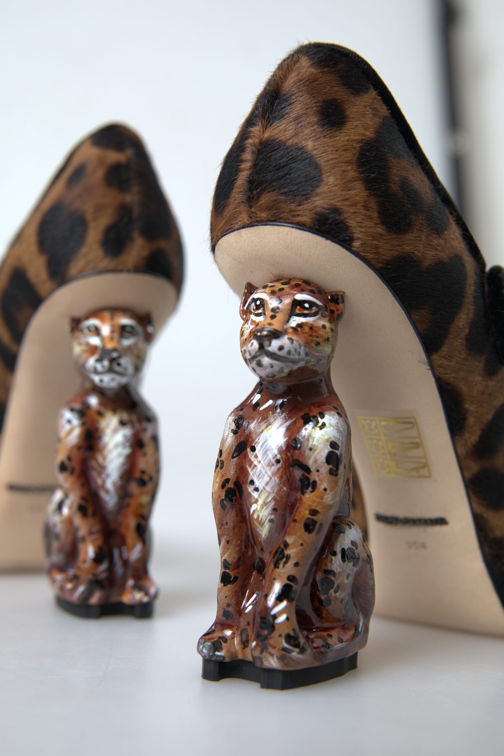 Dolce &amp; Gabbana Elegant Leopard Heel Pumps for Chic Sophistication